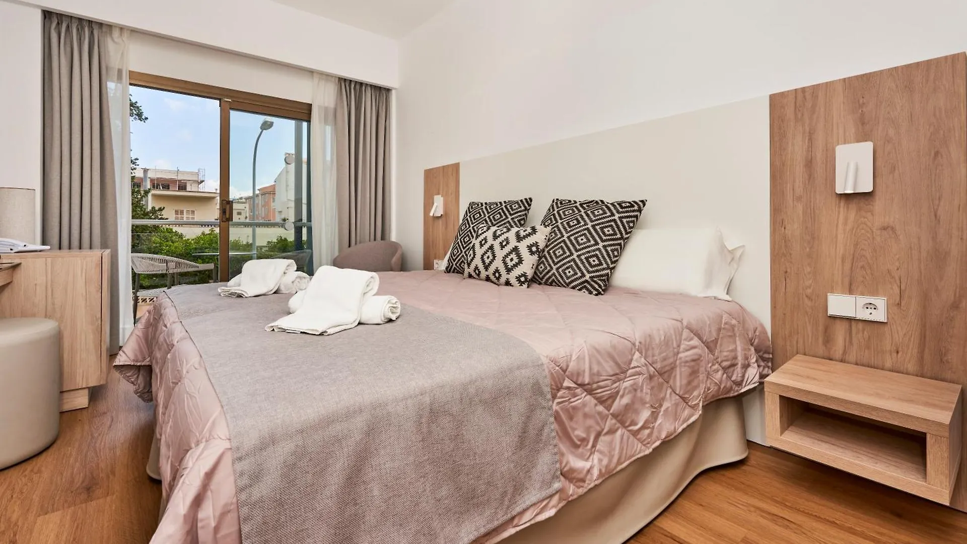 Flacalco Hotel & Apartments Cala Ratjada  4*, Cala Ratjada (Mallorca) Ισπανία